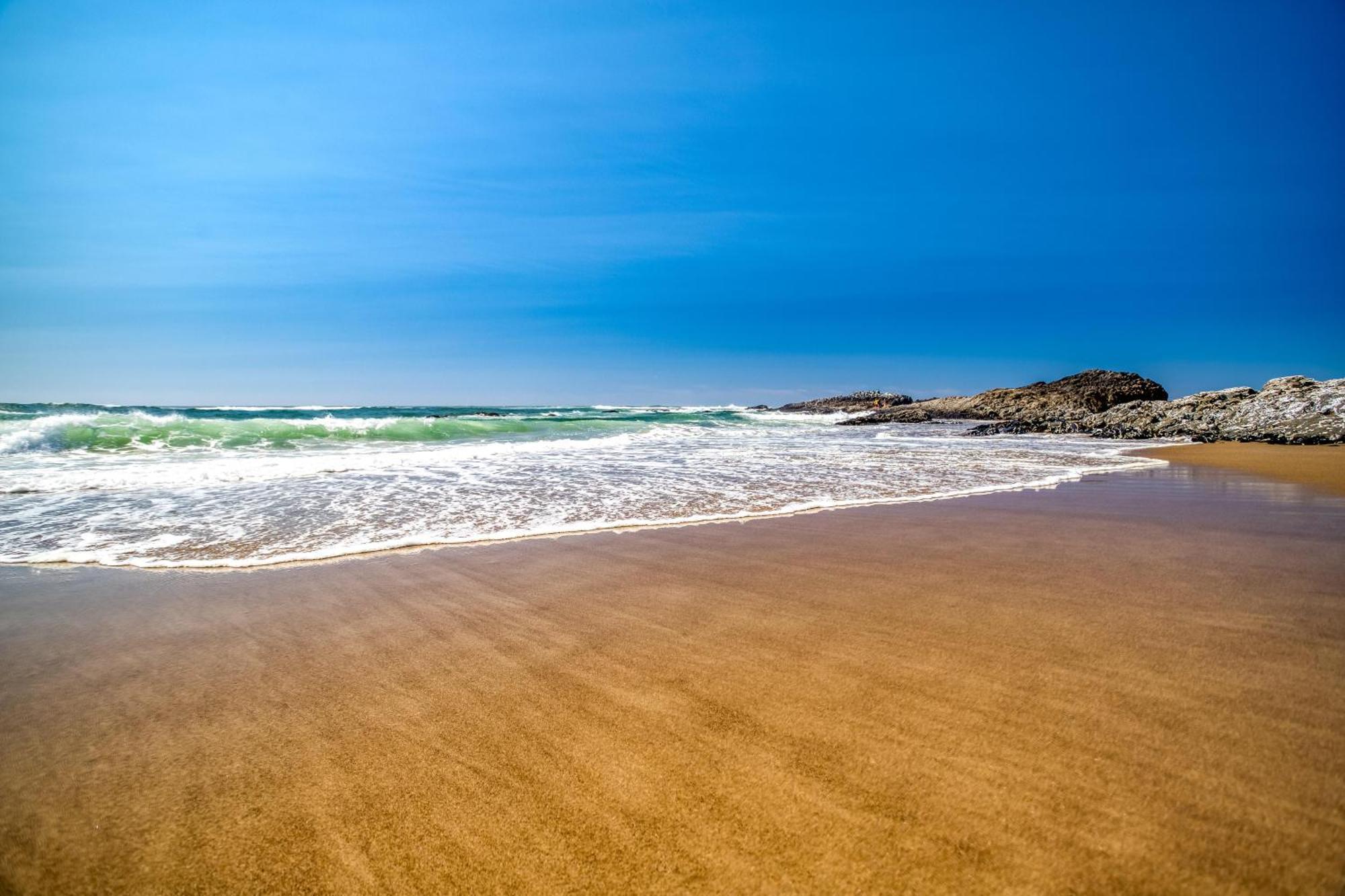 By George Vila Lincoln City Exterior foto