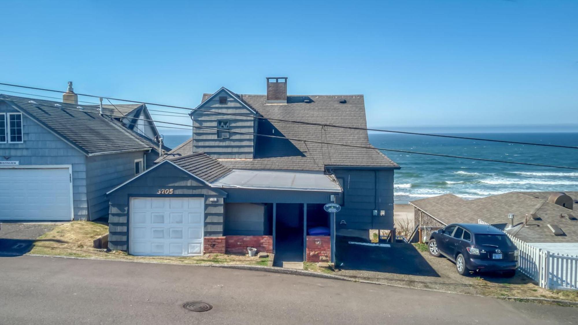 By George Vila Lincoln City Exterior foto