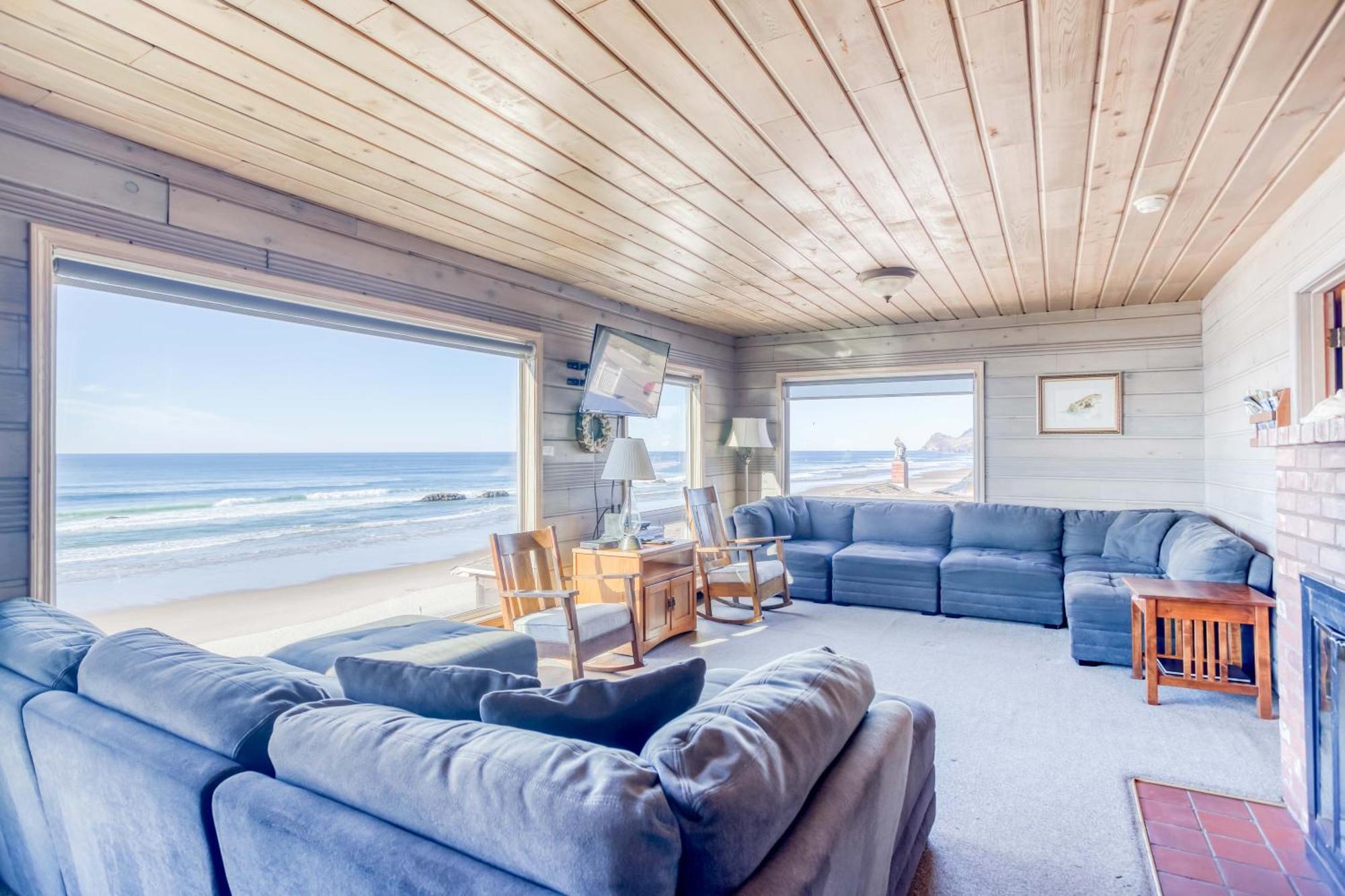 By George Vila Lincoln City Exterior foto